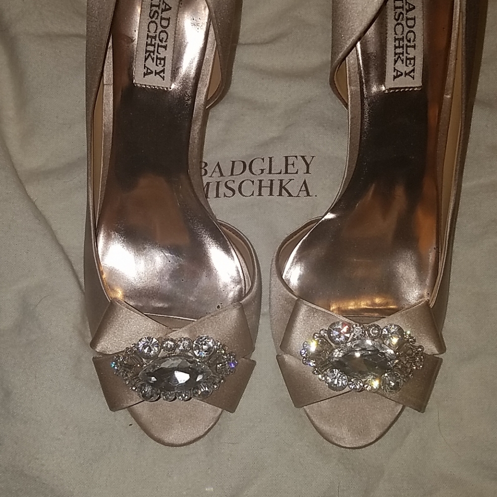 Badgley Mischka heels with embellishment - Picture 2 of 9